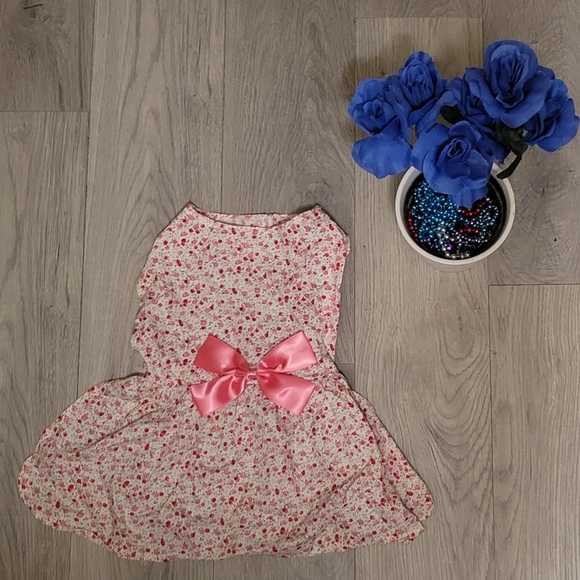 Chong Huo, dog dress floral pink and white, bow and velcro closure - Picture 2 of 11